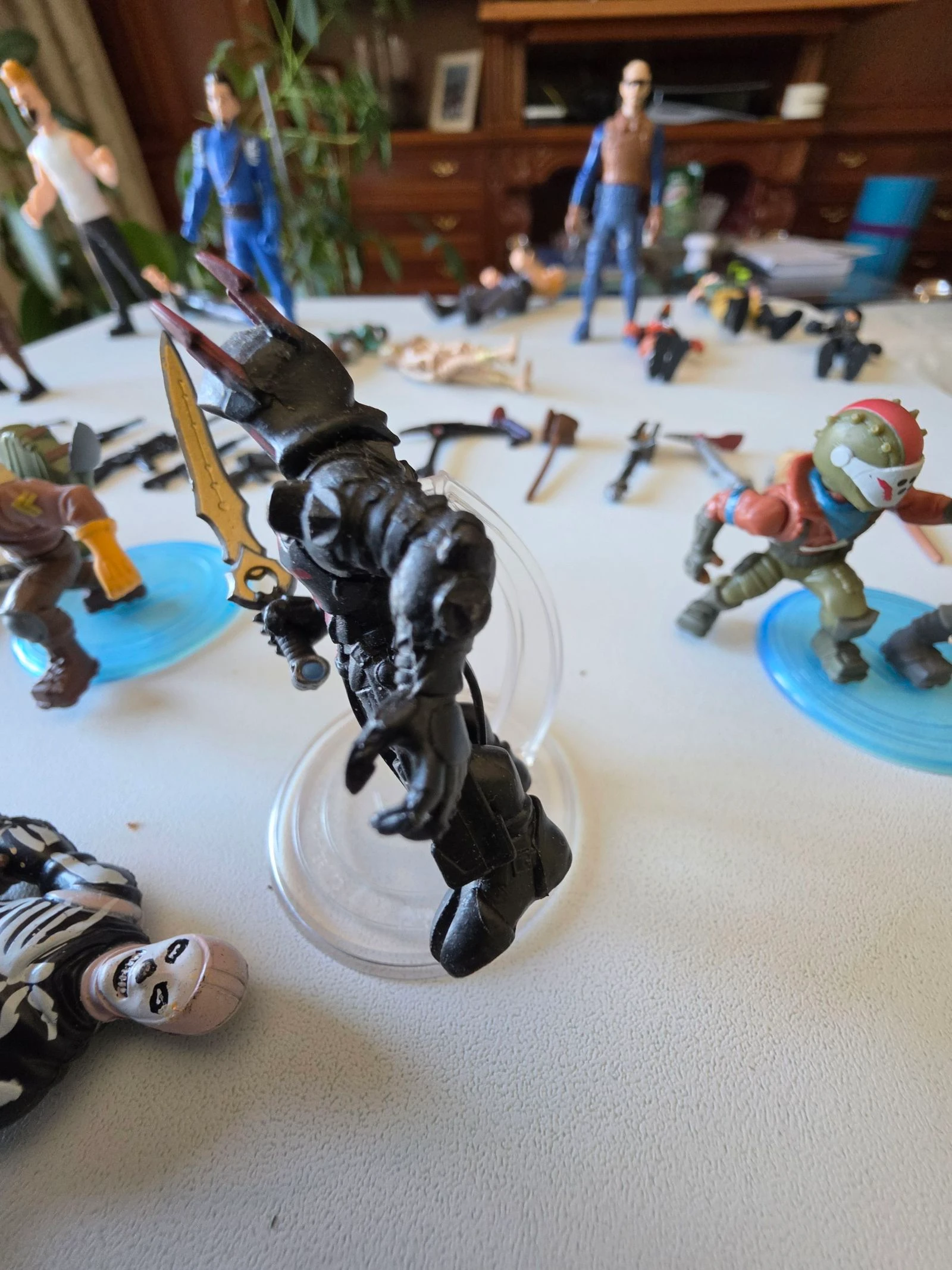 28 Figurines Fortnite de différentes tailles, armes et bases – photo 14